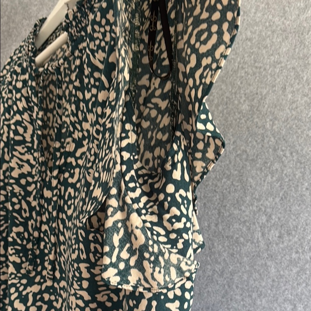 Jessica Simpson Flutter Sleeve Ruffled V-Neck Bohemian Blouse Green/Cream (L) - Picture 7 of 11